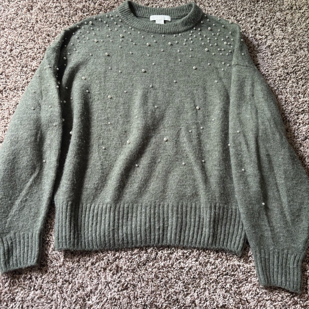 H&M green sweater with pearls medium